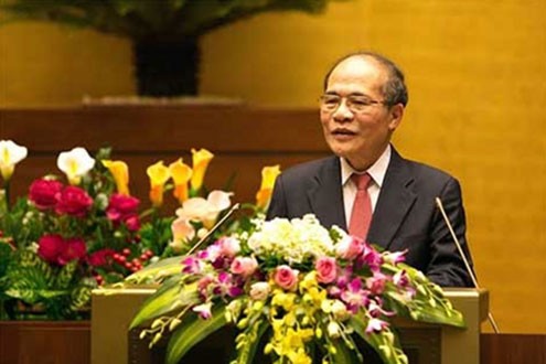 Chủ tịch Quốc hội Nguyễn Sinh Hùng lên đường thăm hữu nghị chính thức nước CHND Trung Hoa - ảnh 1